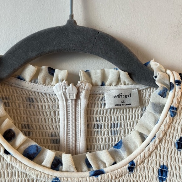 Aritzia Wilfred Tempest Blouse Smocked, dot-print prairie blouse Size XS - Picture 8 of 12